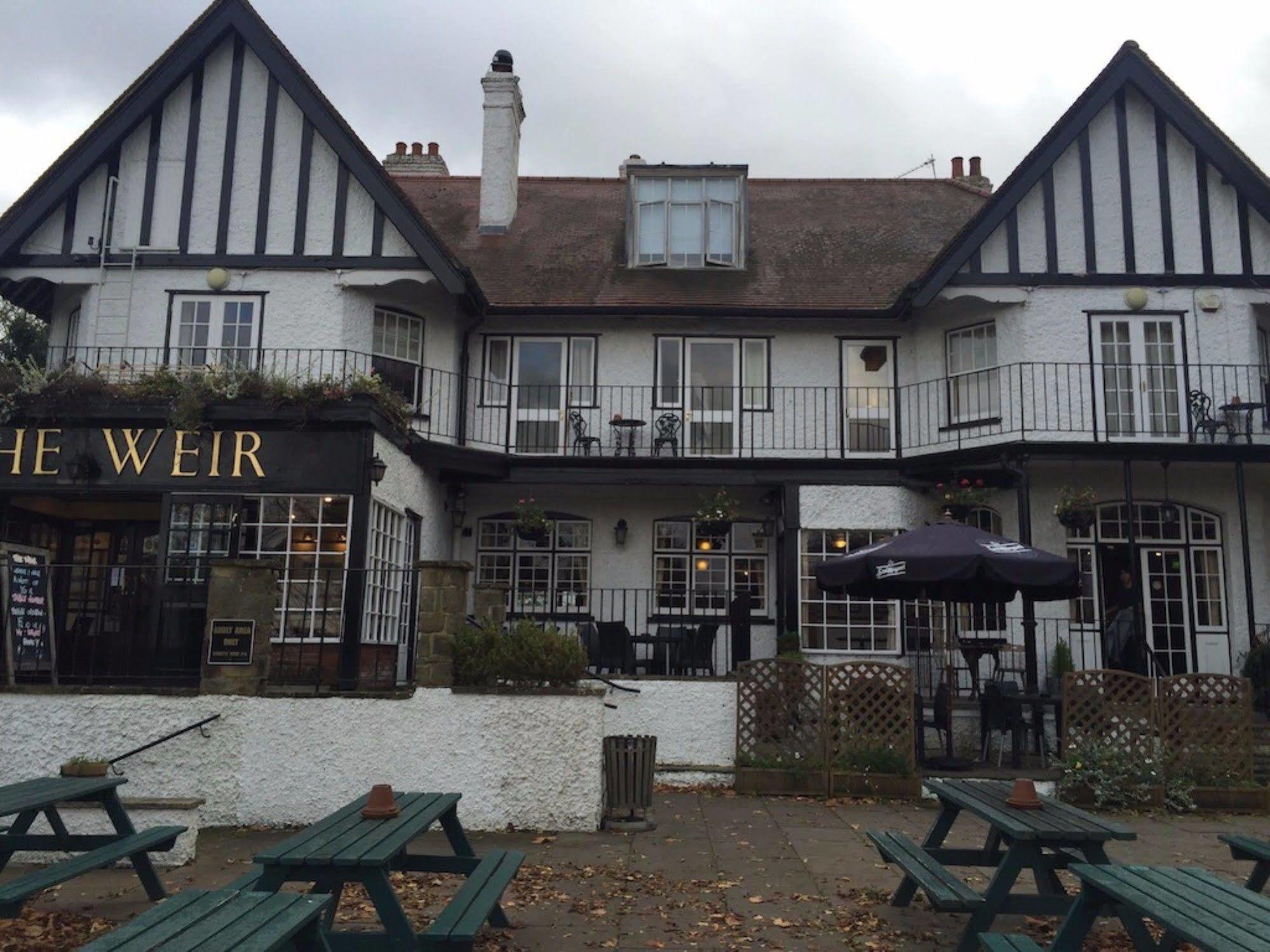 The Weir Hotel Walton-on-Thames Exteriér fotografie