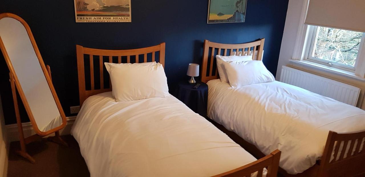 The Weir Hotel Walton-on-Thames Exteriér fotografie