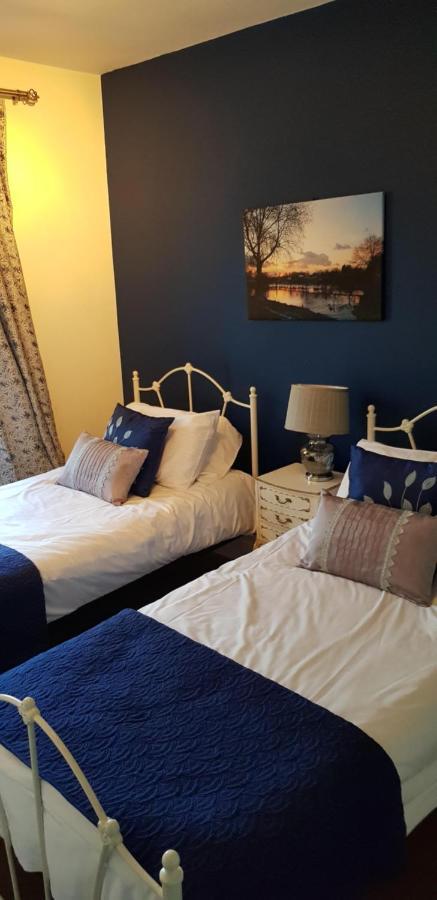 The Weir Hotel Walton-on-Thames Exteriér fotografie